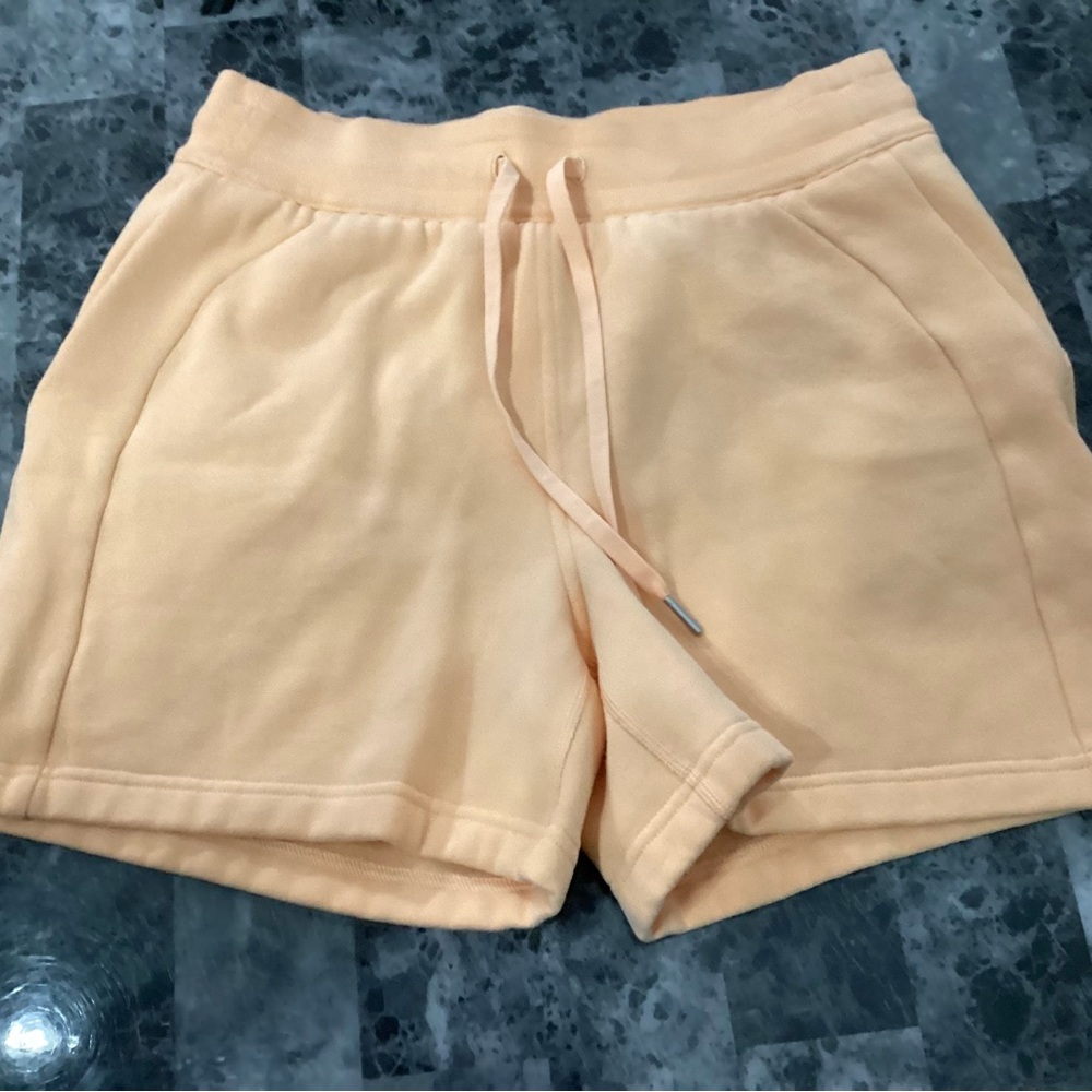 Lululemon Peach Sweat Shorts size 8. - Picture 6 of 6